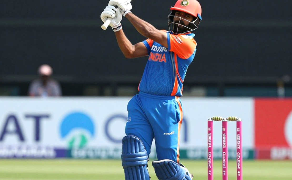 Dew, the 7-15 Over Squeeze and Fan Tokens: Three Invisible Variables in Bangladesh's Night Cricket